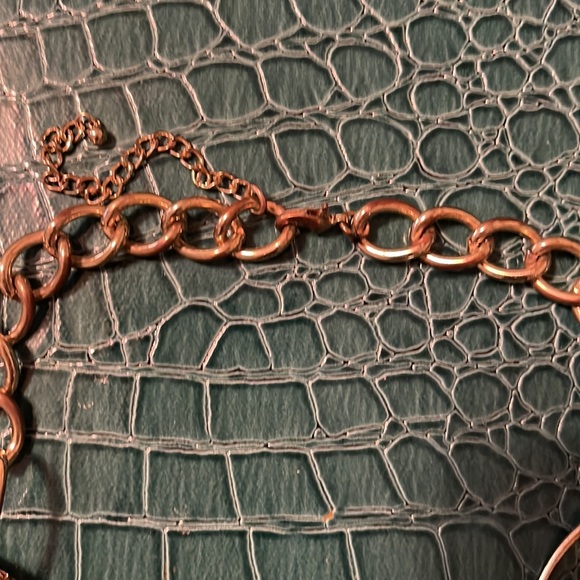 Black and Gold statement necklace - Picture 2 of 3